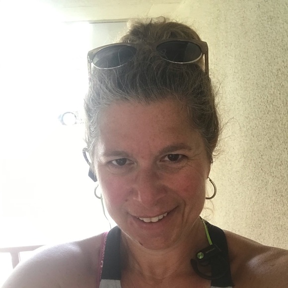 Meet your Posher, Lisa - Picture 1 of 1